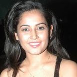 Priya Vaidya Photo 16